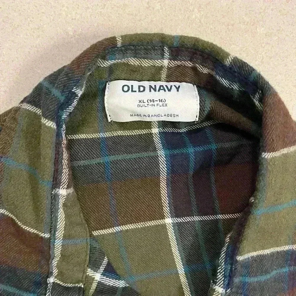 Old Navy flannel plaid button down shirt XL size 14-16 boys in EUC